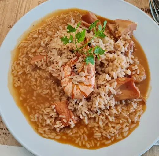 Arroz de lulas e marisco